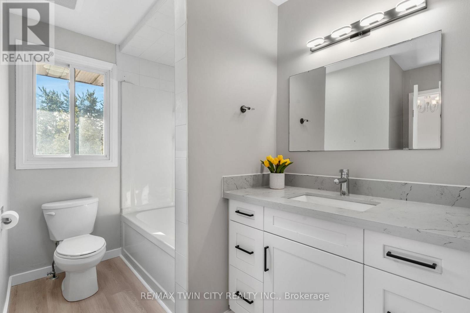 104 Ralgreen Crescent Property Photo 18