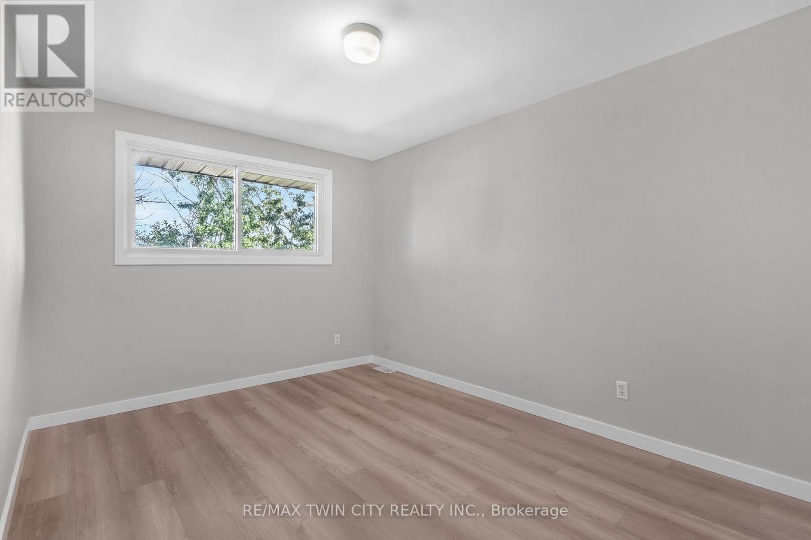 104 Ralgreen Crescent Property Photo 22