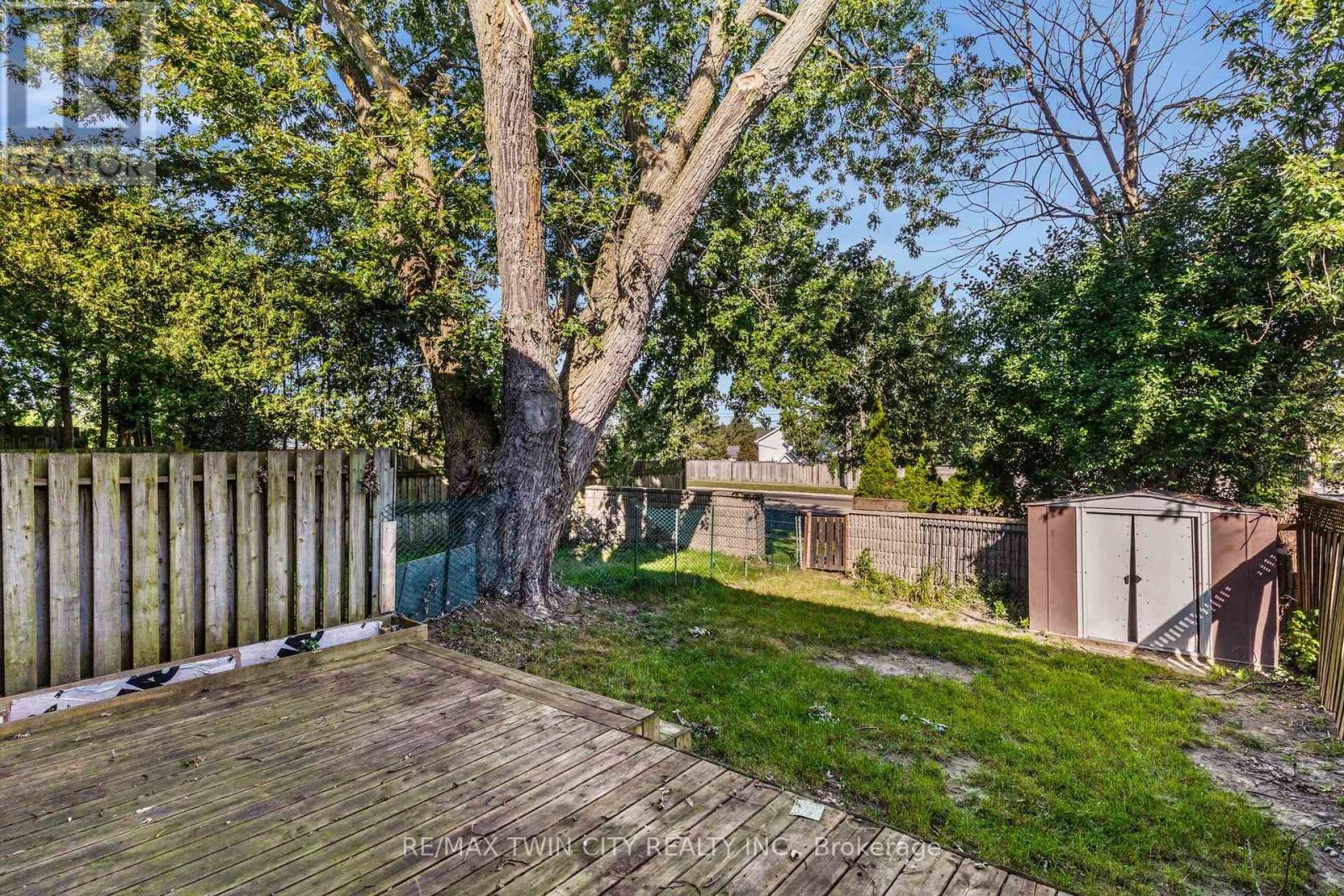 104 Ralgreen Crescent Property Photo 32