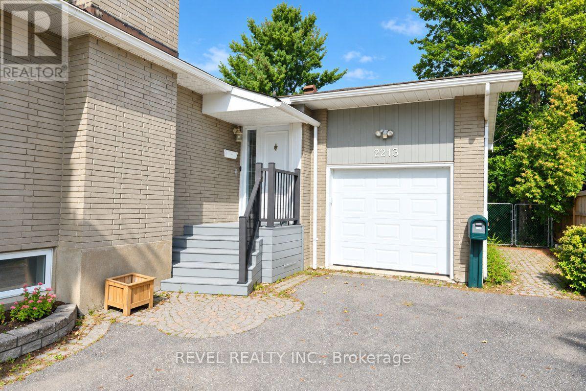 2213 Circle Place Property Photo 2