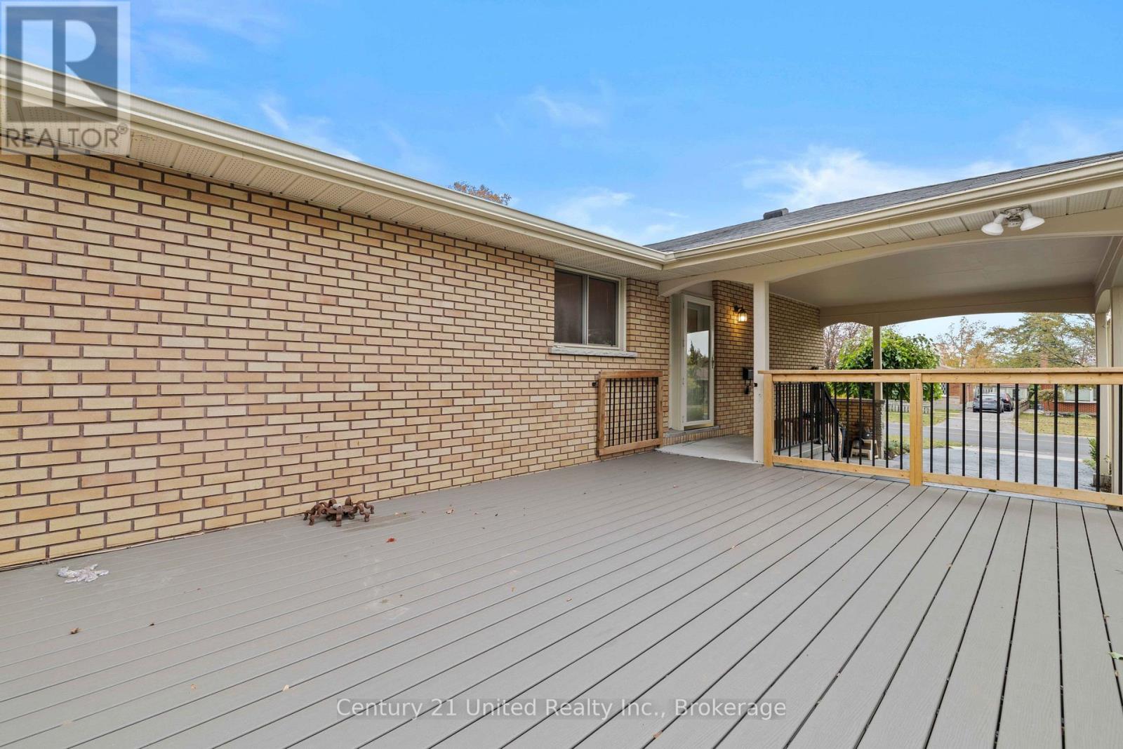 1203 Royal Drive Property Photo 5