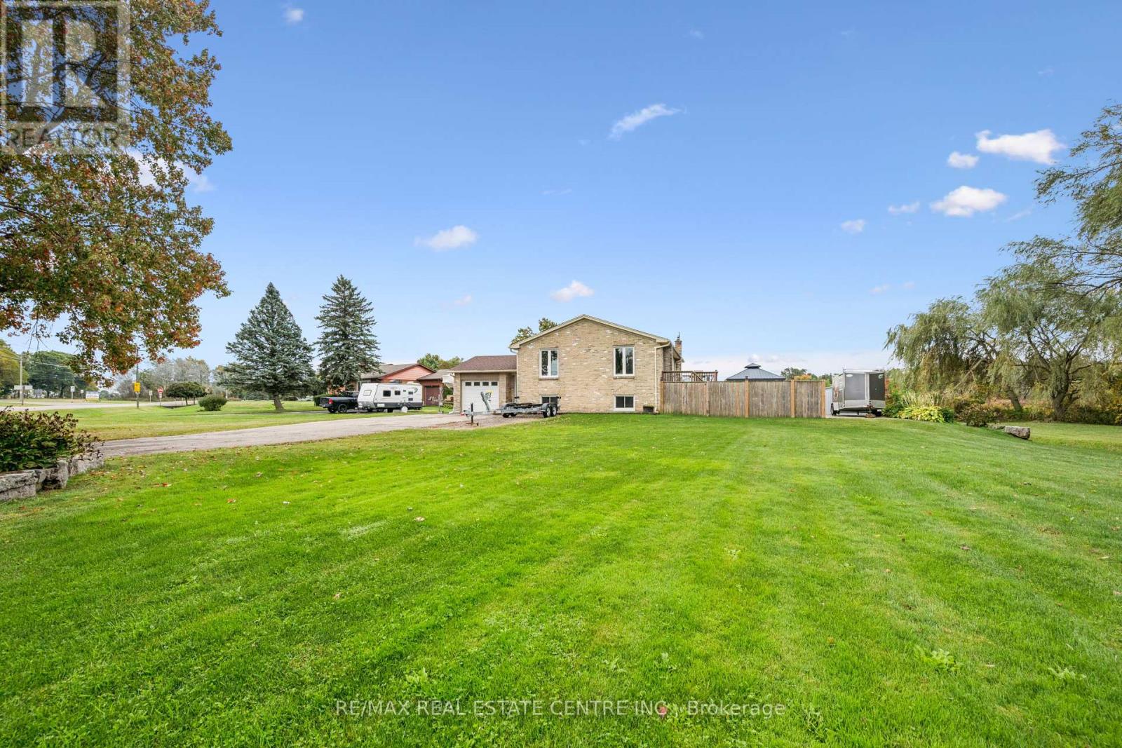 1211 Old 8 Highway Property Photo 3
