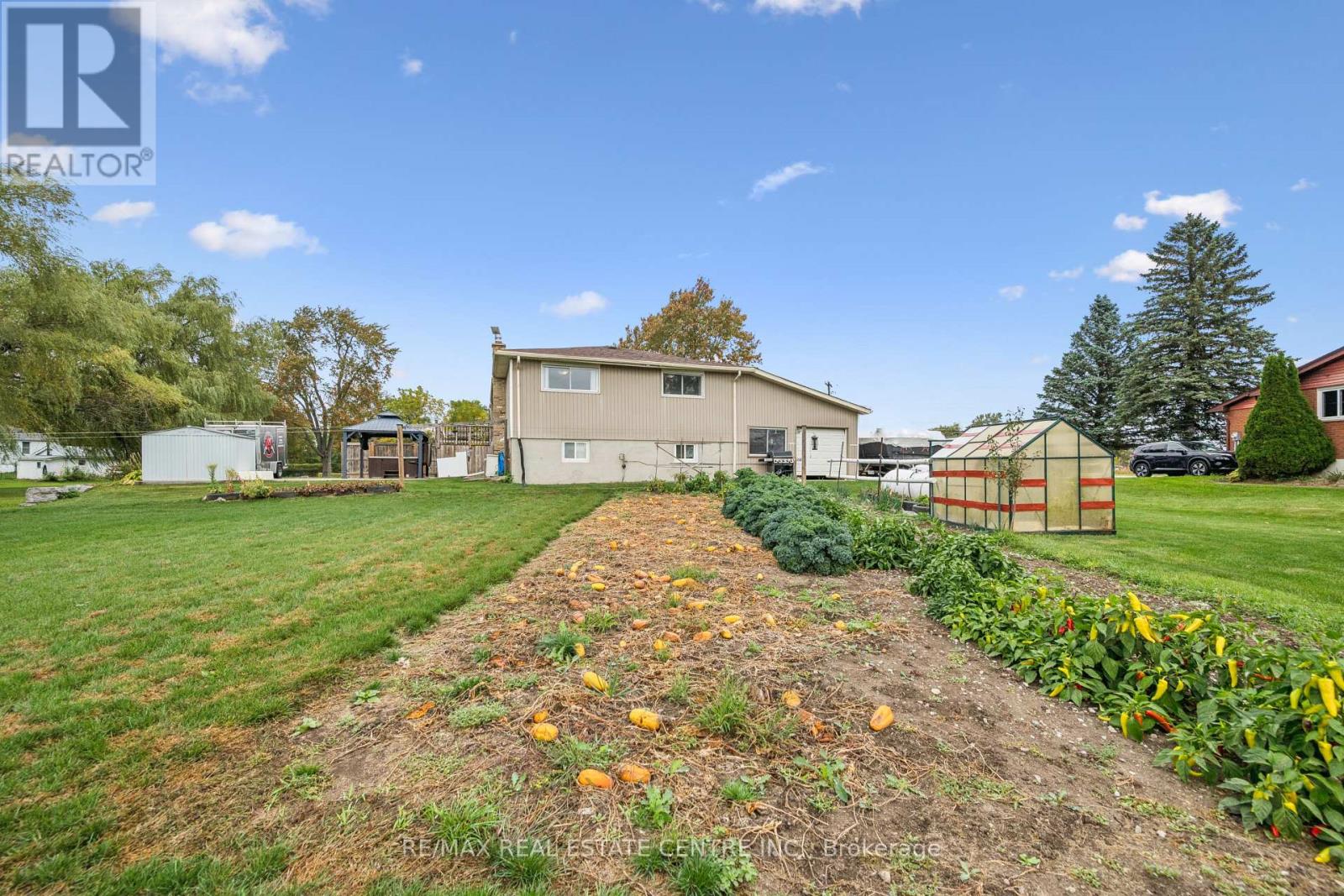 1211 Old 8 Highway Property Photo 32