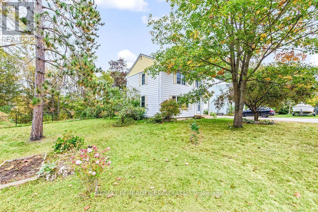10 Laurier Avenue Property Photo 4