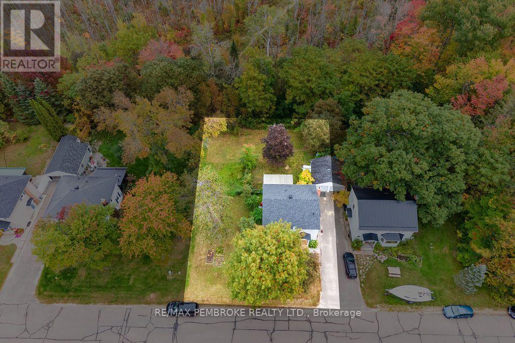 10 Laurier Avenue Property Photo 5