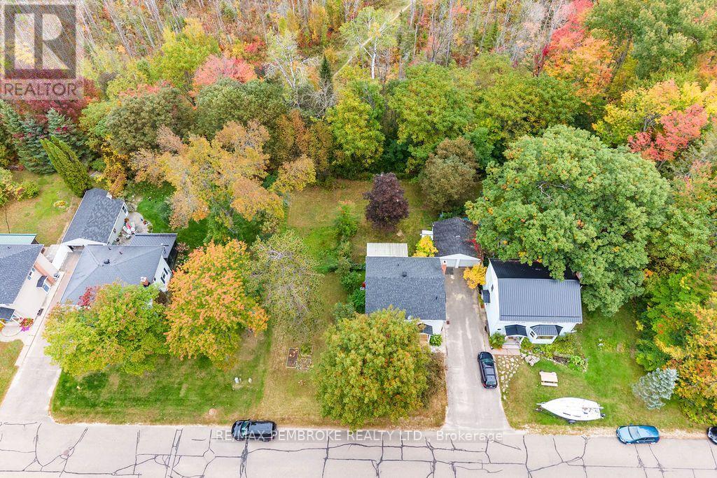 10 Laurier Avenue Property Photo 7
