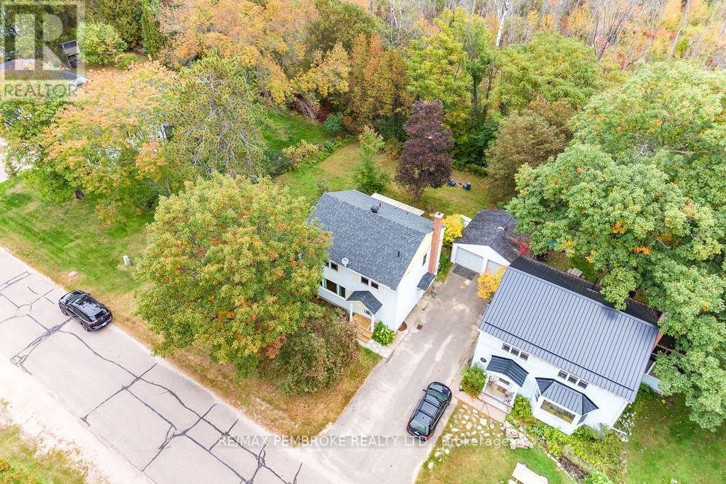 10 Laurier Avenue Property Photo 15