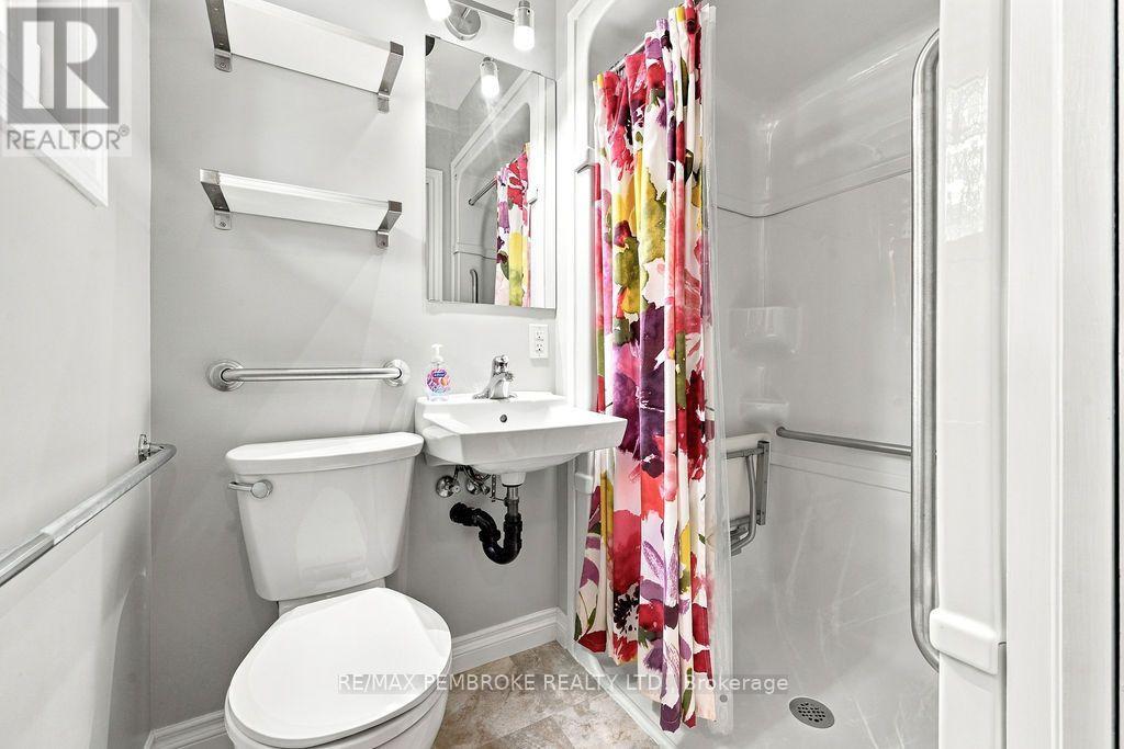 10 Laurier Avenue Property Photo 16