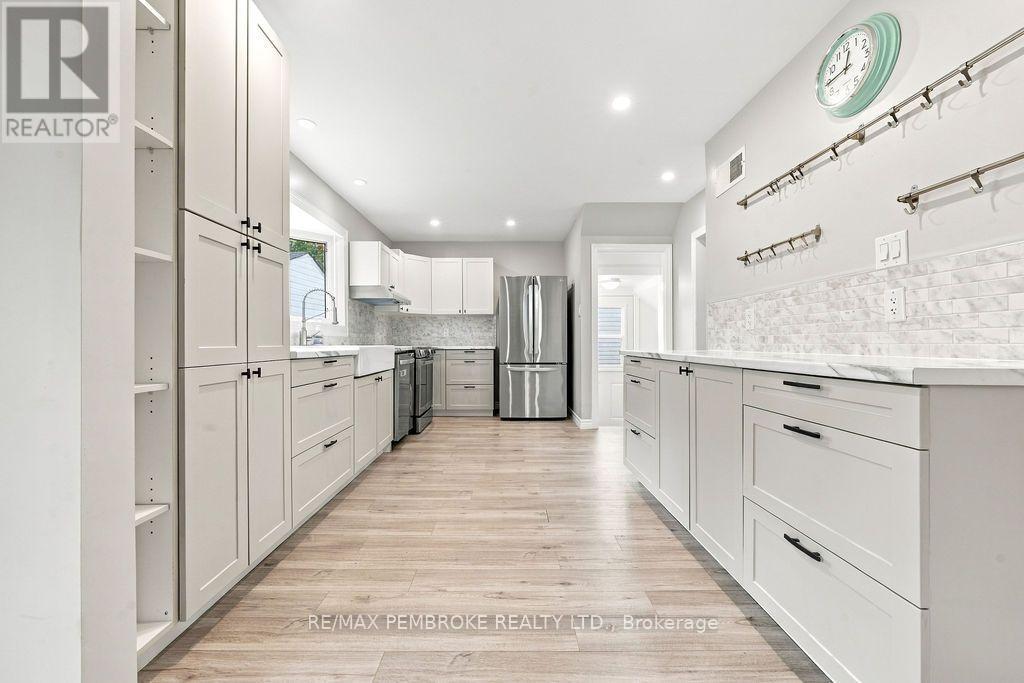 10 Laurier Avenue Property Photo 28