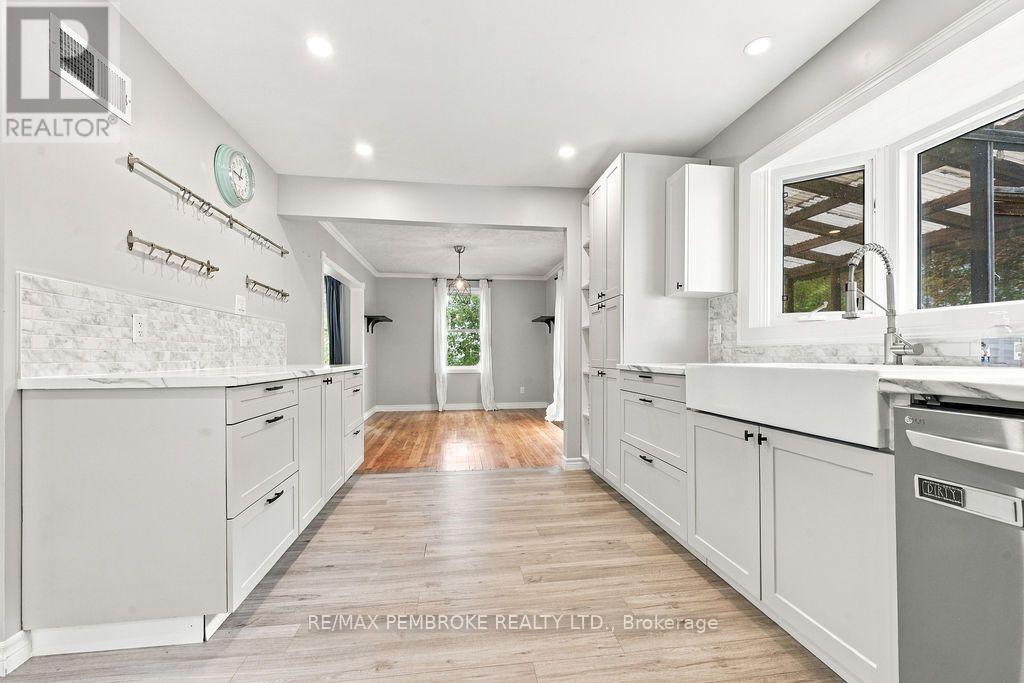 10 Laurier Avenue Property Photo 30