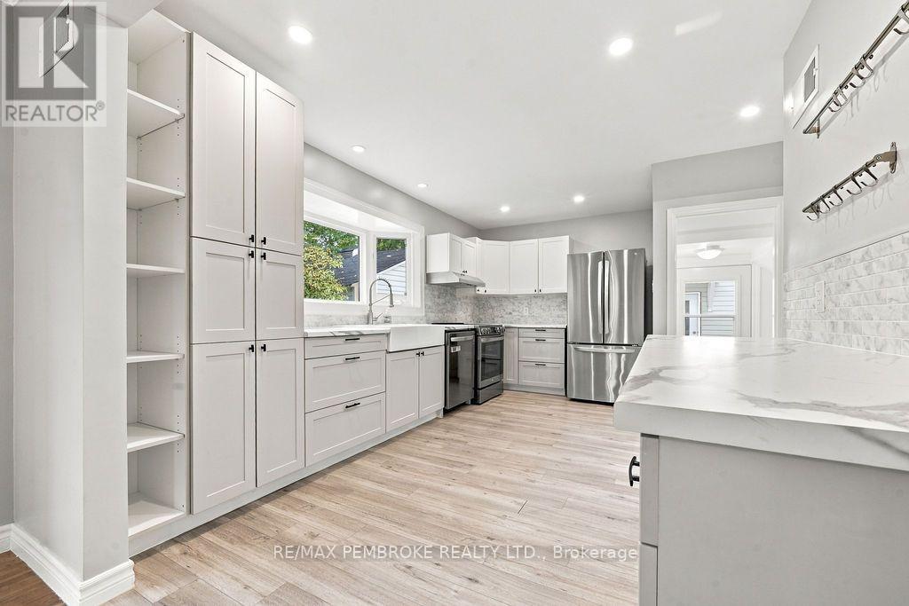 10 Laurier Avenue Property Photo 33