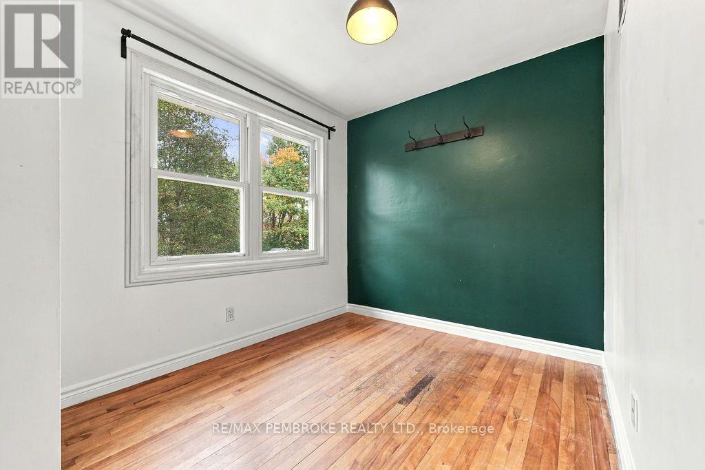 10 Laurier Avenue Property Photo 34