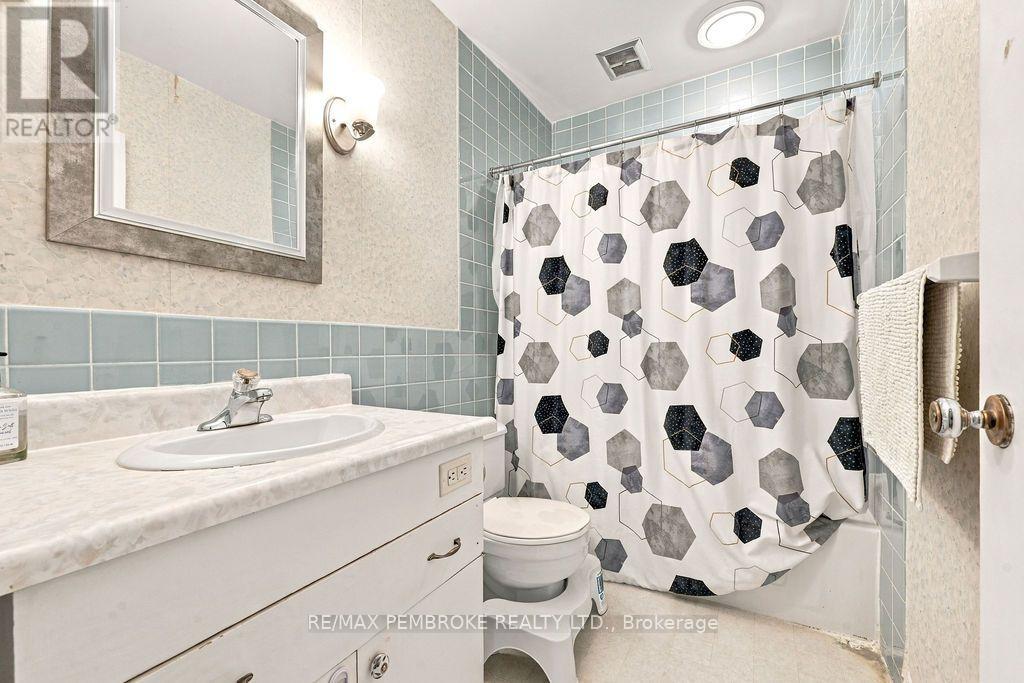 10 Laurier Avenue Property Photo 35