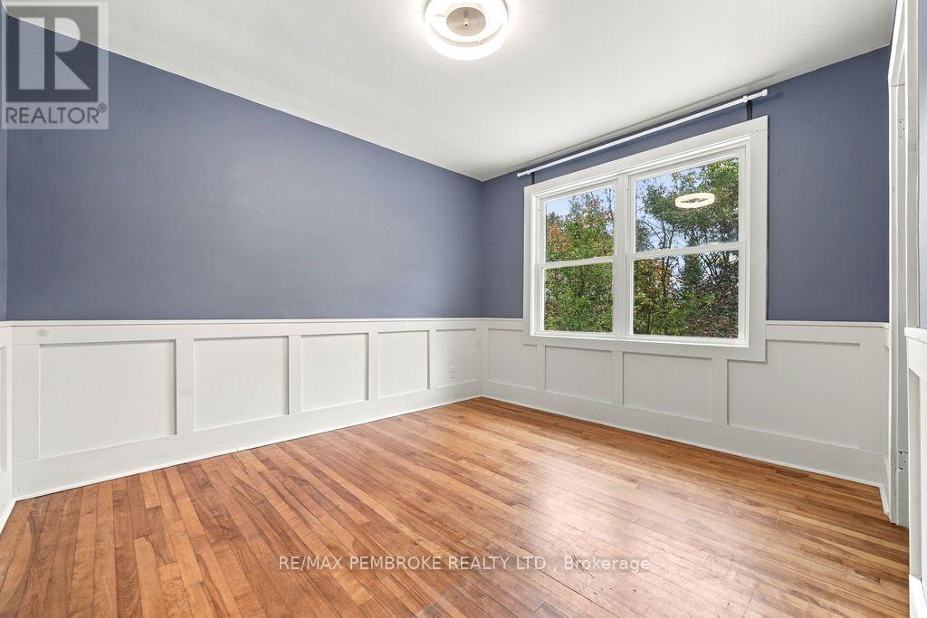 10 Laurier Avenue Property Photo 37