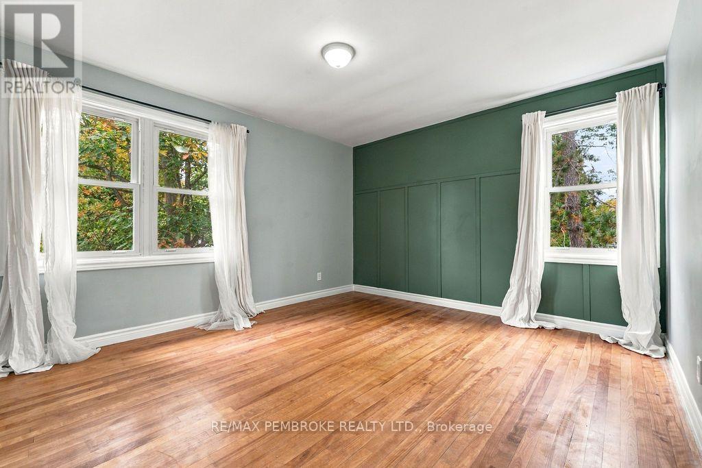 10 Laurier Avenue Property Photo 38