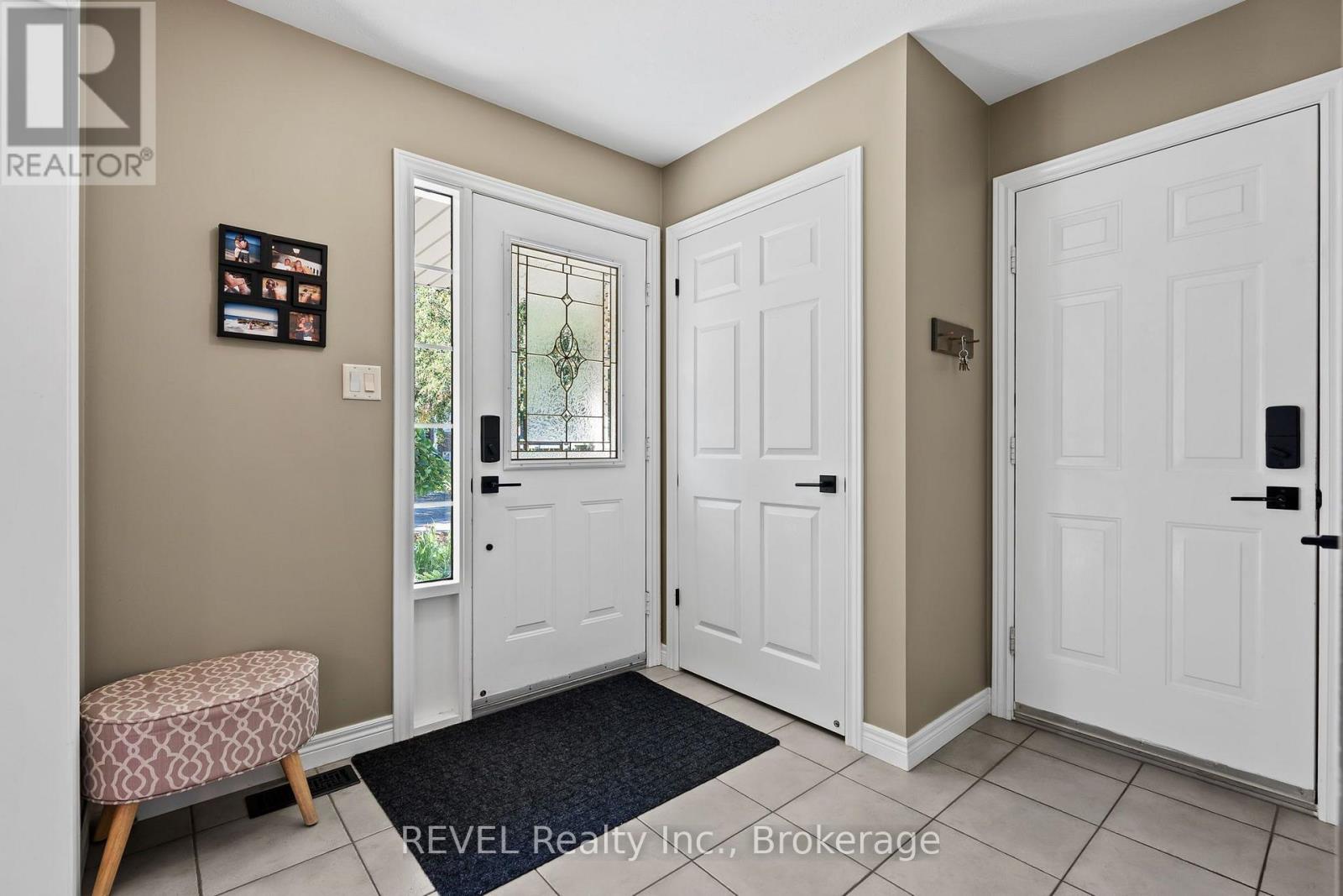 98 Debora Drive Property Photo 14