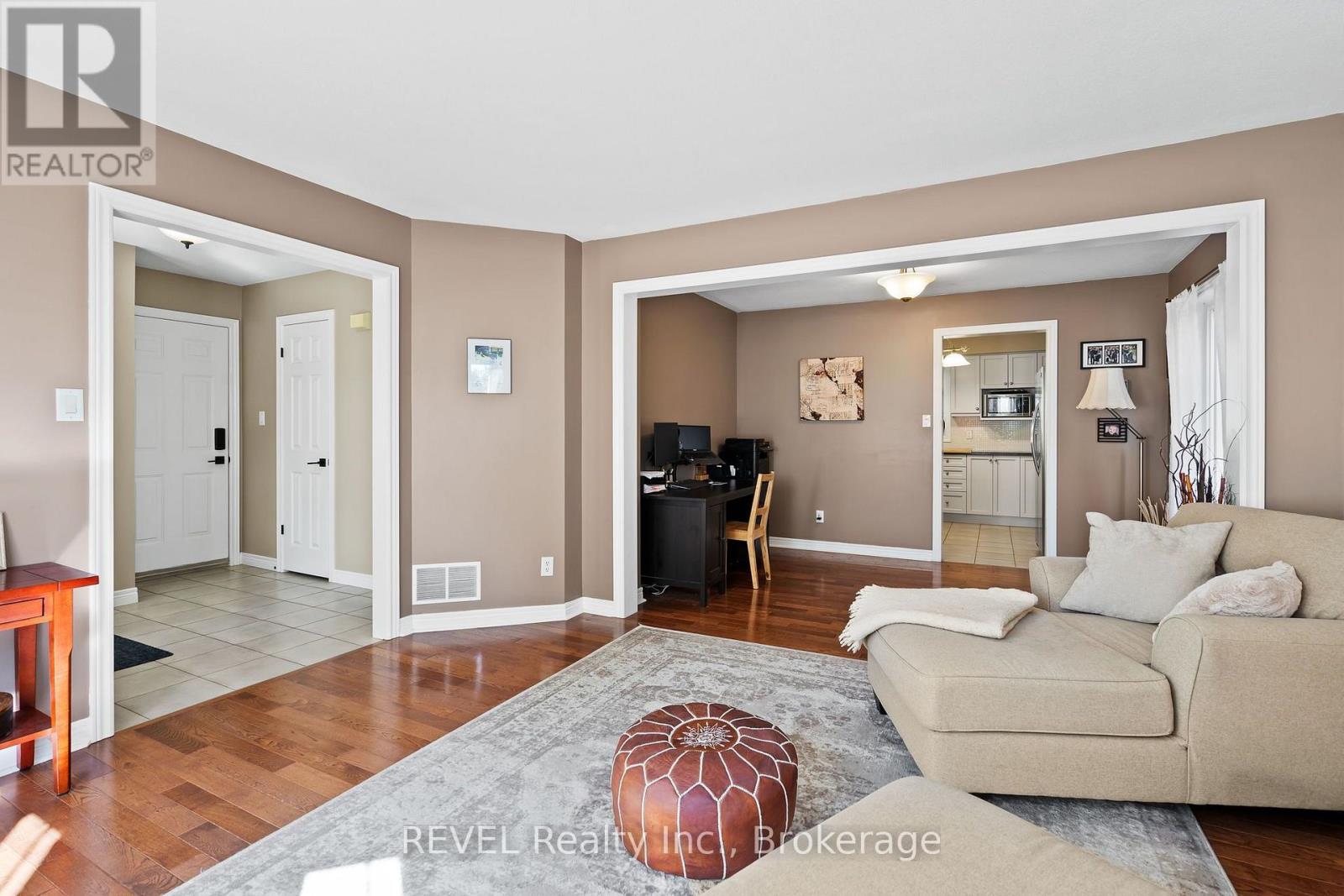 98 Debora Drive Property Photo 24