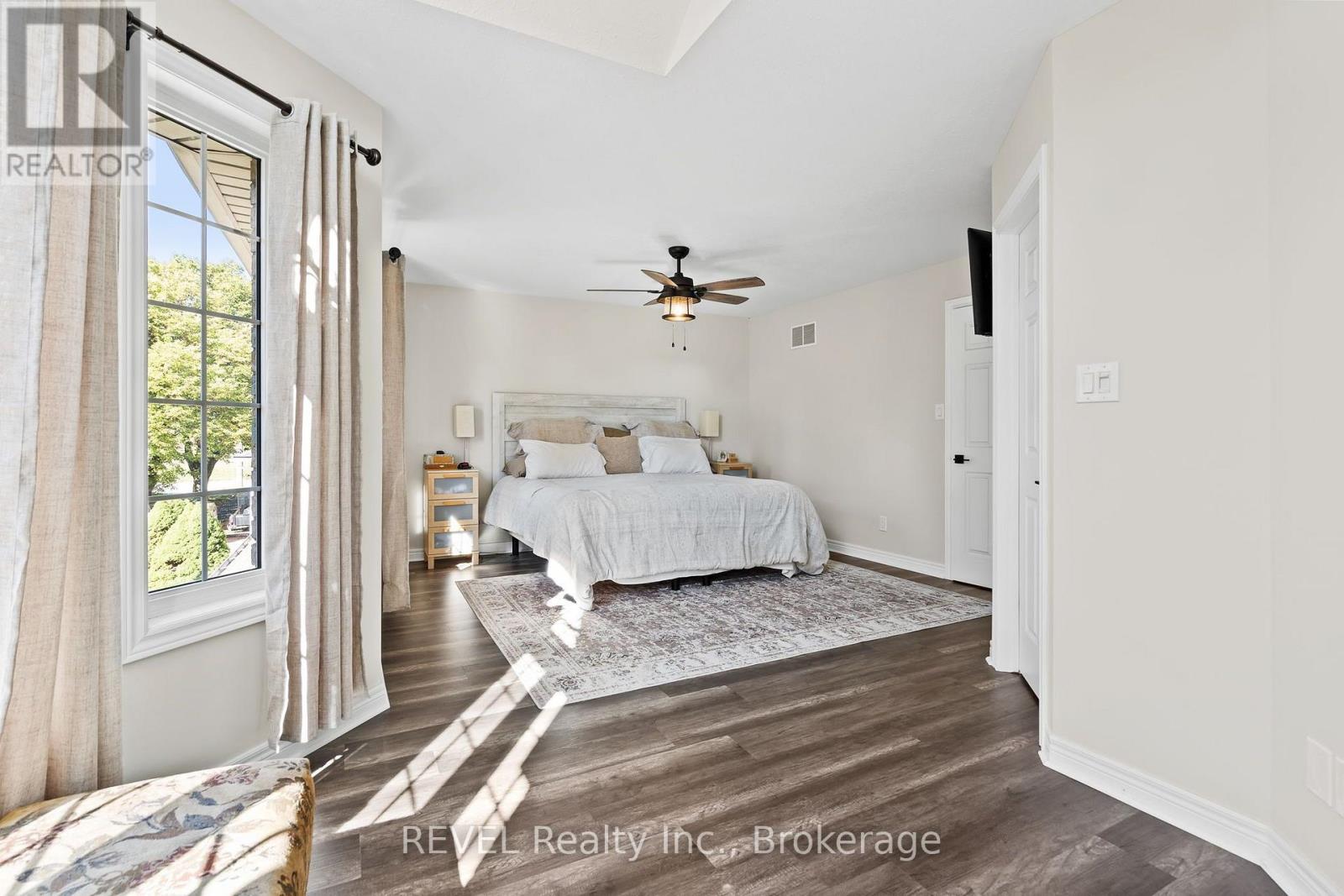 98 Debora Drive Property Photo 29