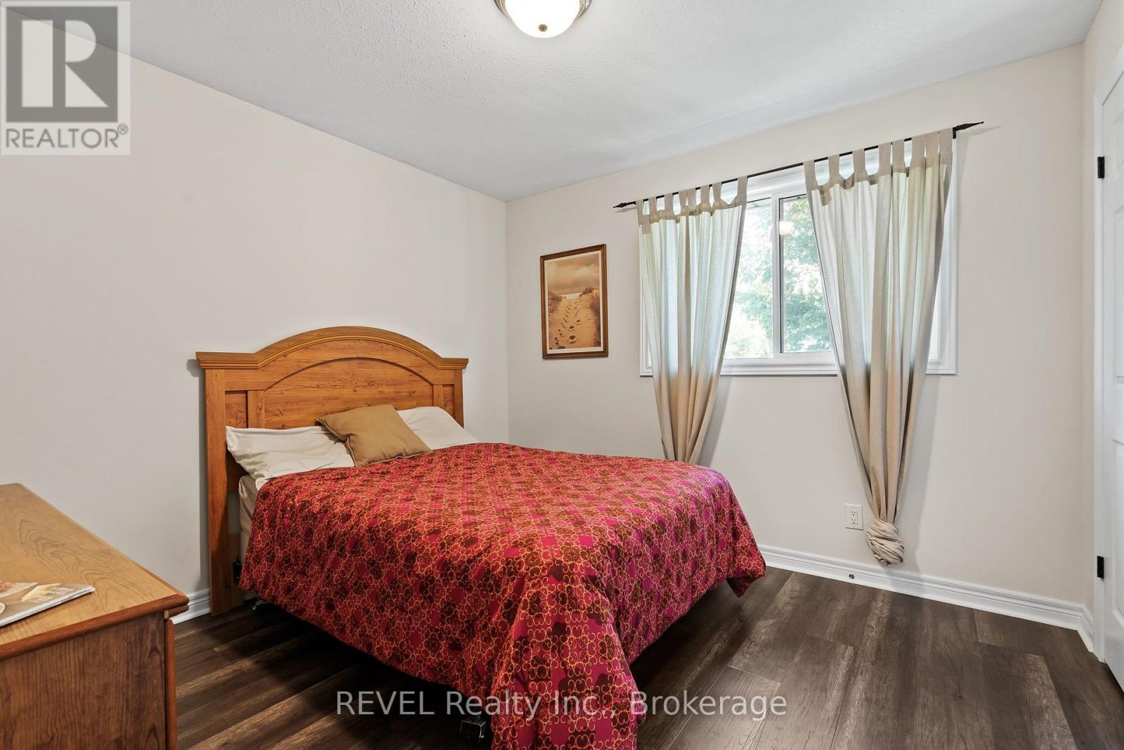 98 Debora Drive Property Photo 31