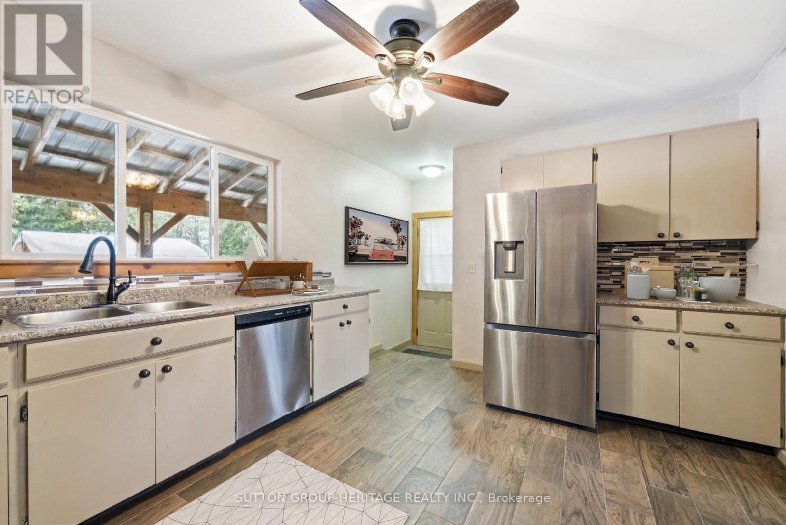 1780 7th Line Property Photo 9