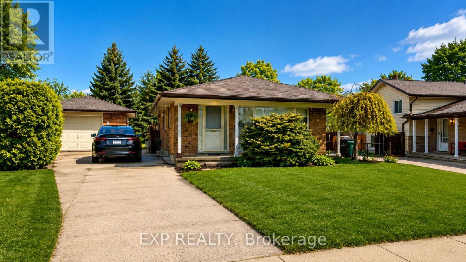 76 Appalachian Crescent Property Photo 3
