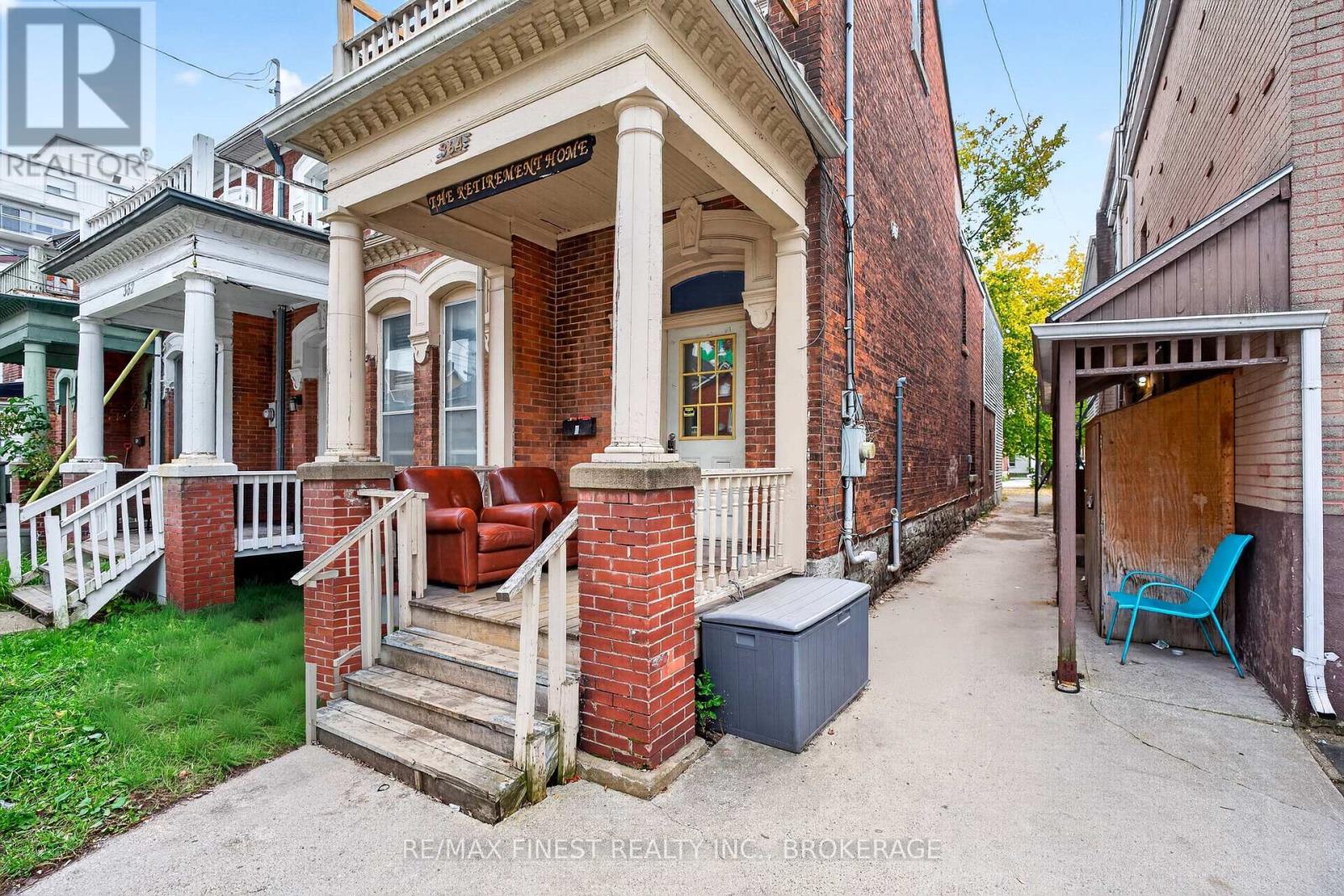 364 Brock Street Property Photo 3