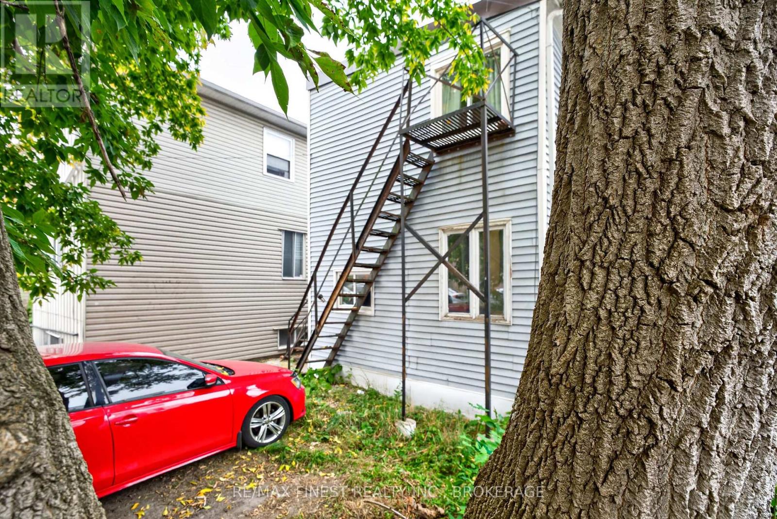 364 Brock Street Property Photo 5