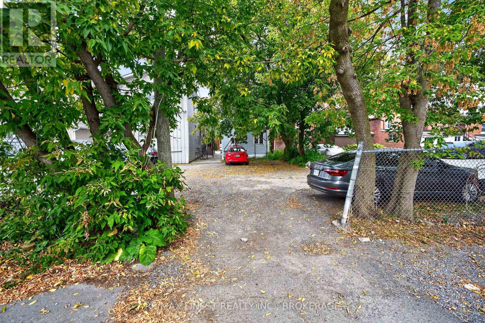 364 Brock Street Property Photo 7