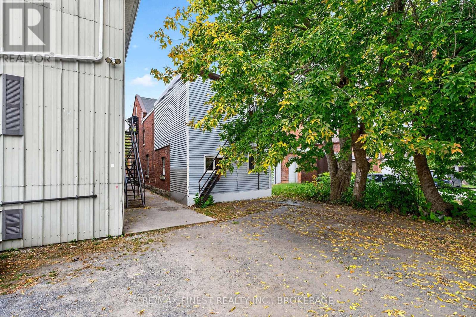 364 Brock Street Property Photo 8