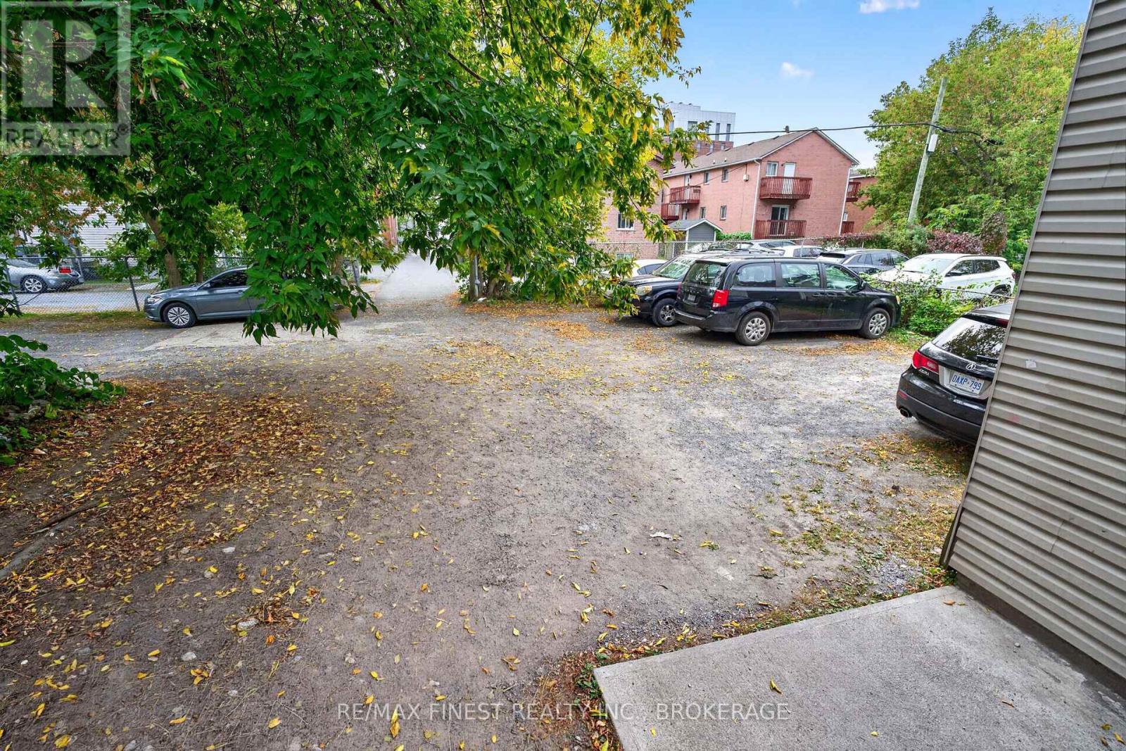 364 Brock Street Property Photo 12