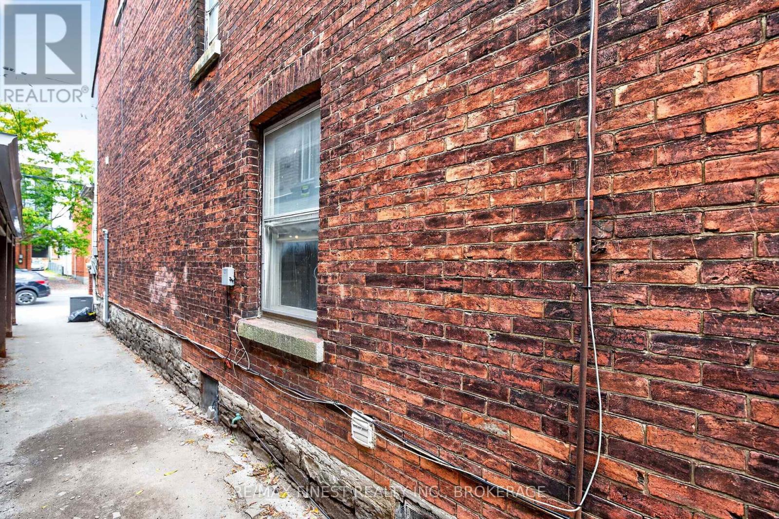 364 Brock Street Property Photo 13