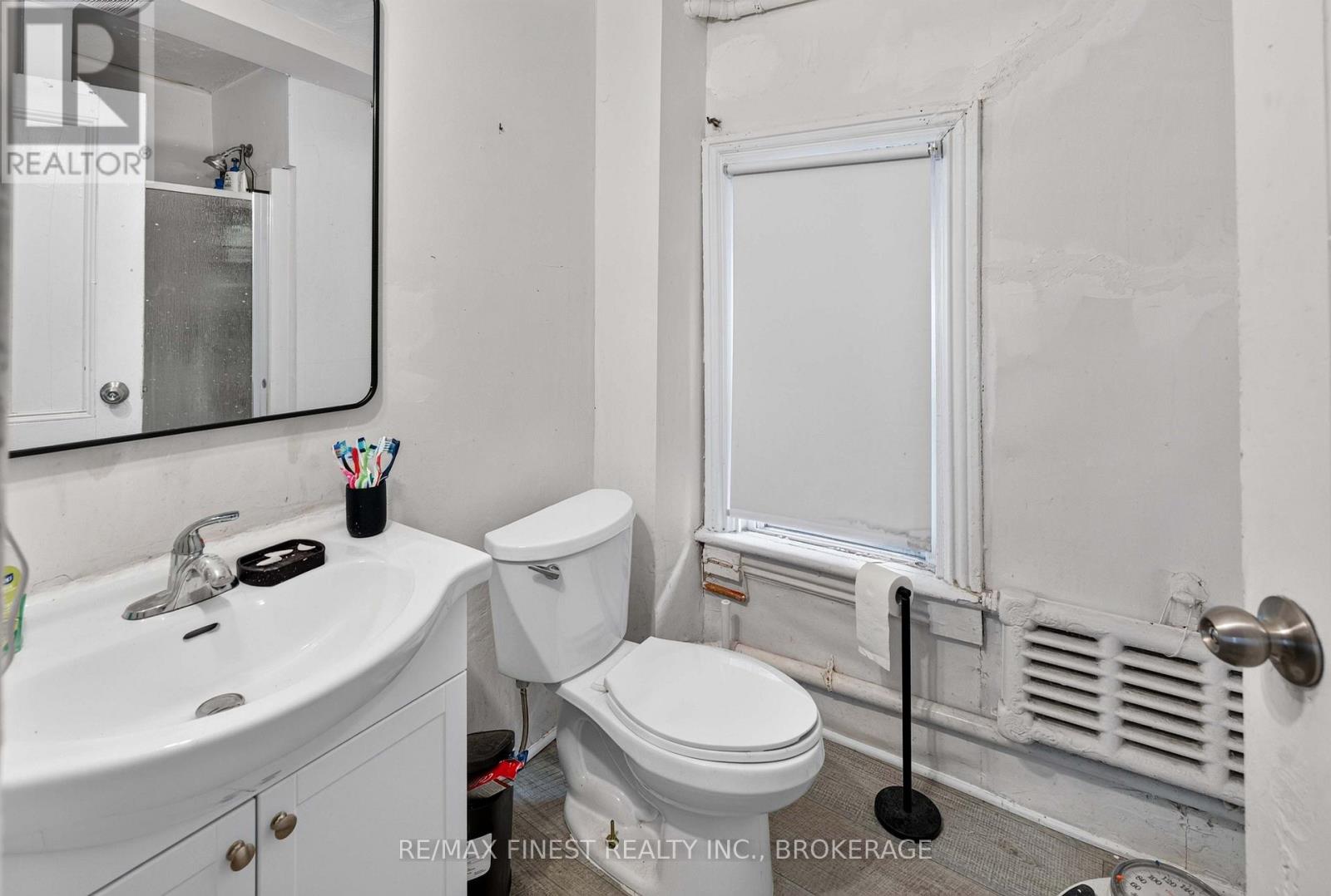 364 Brock Street Property Photo 17
