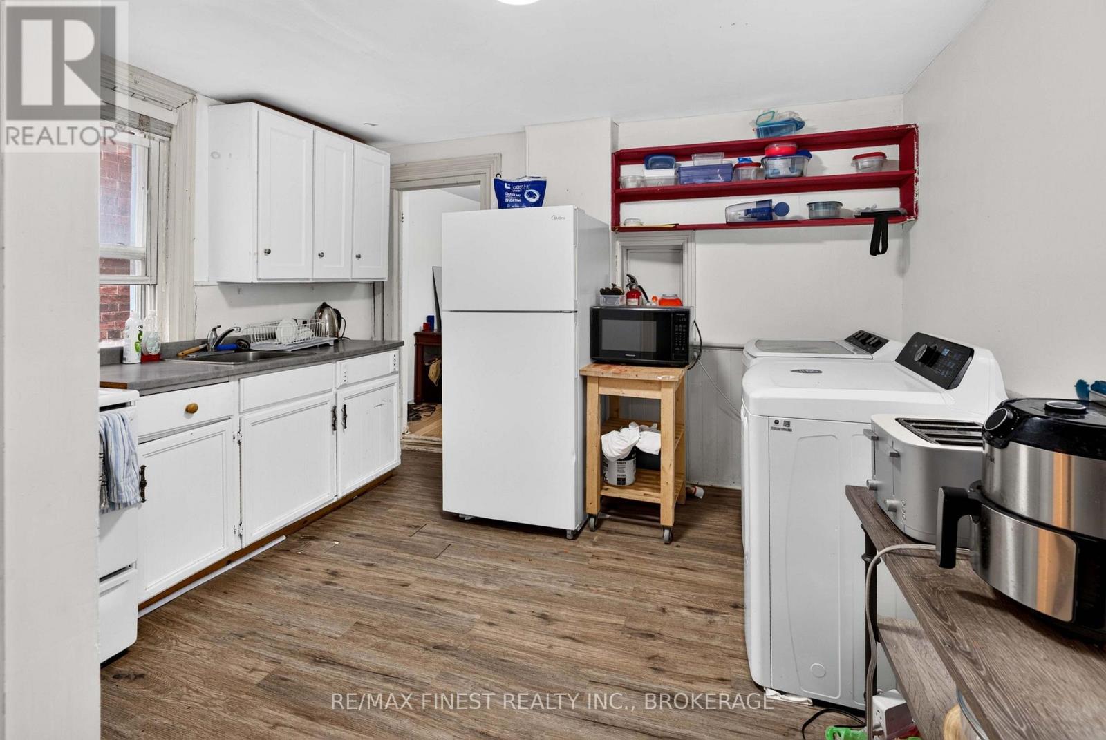364 Brock Street Property Photo 23