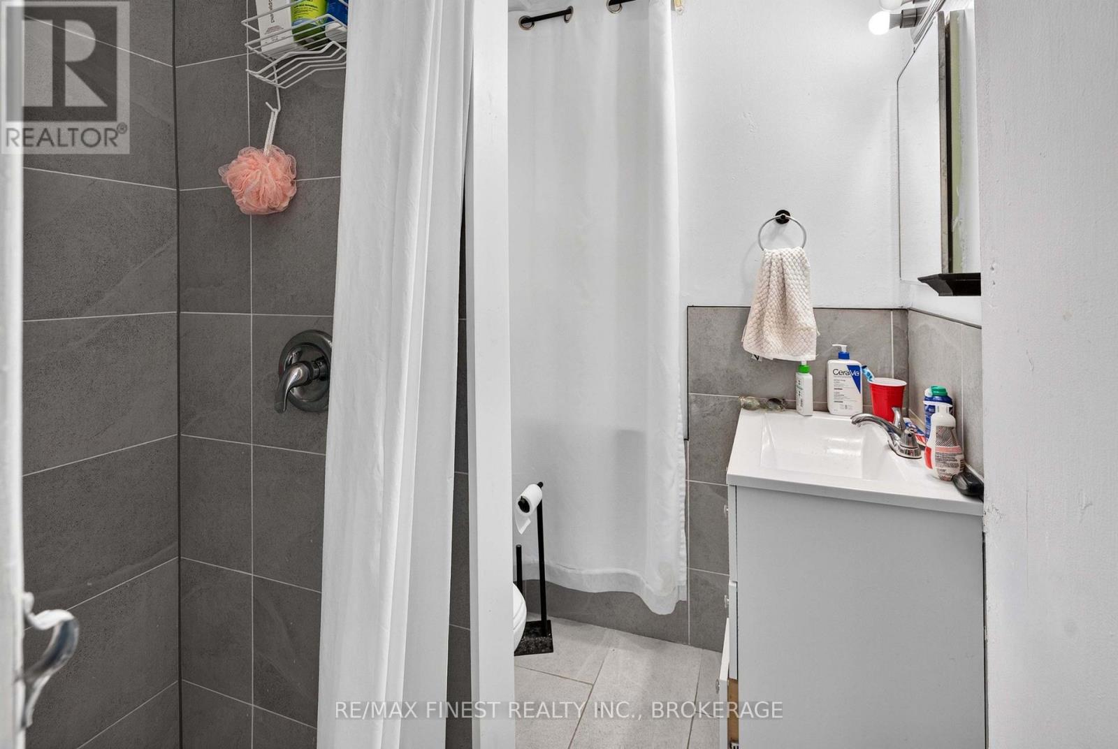 364 Brock Street Property Photo 24