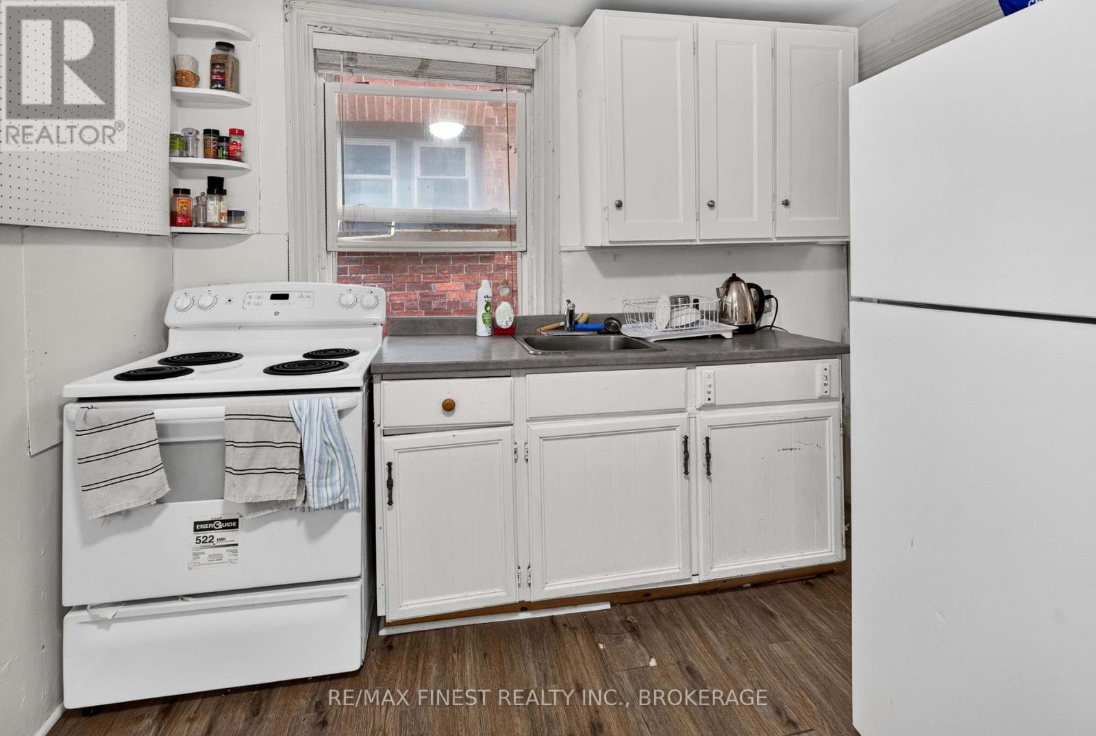 364 Brock Street Property Photo 27