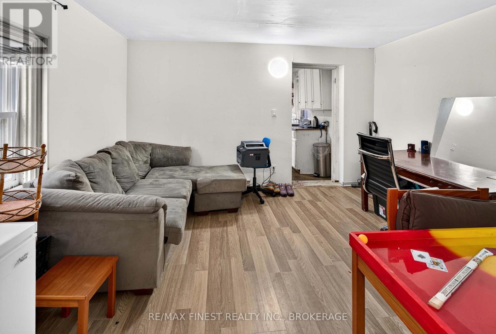 364 Brock Street Property Photo 29