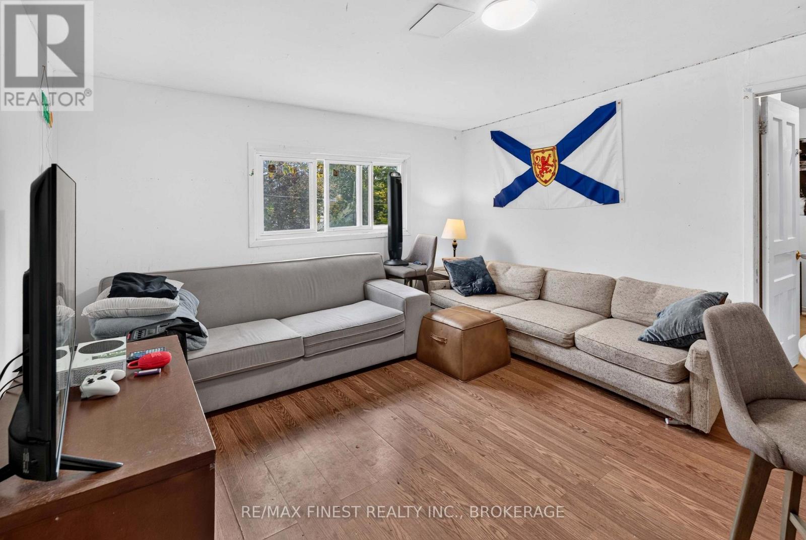 364 Brock Street Property Photo 35