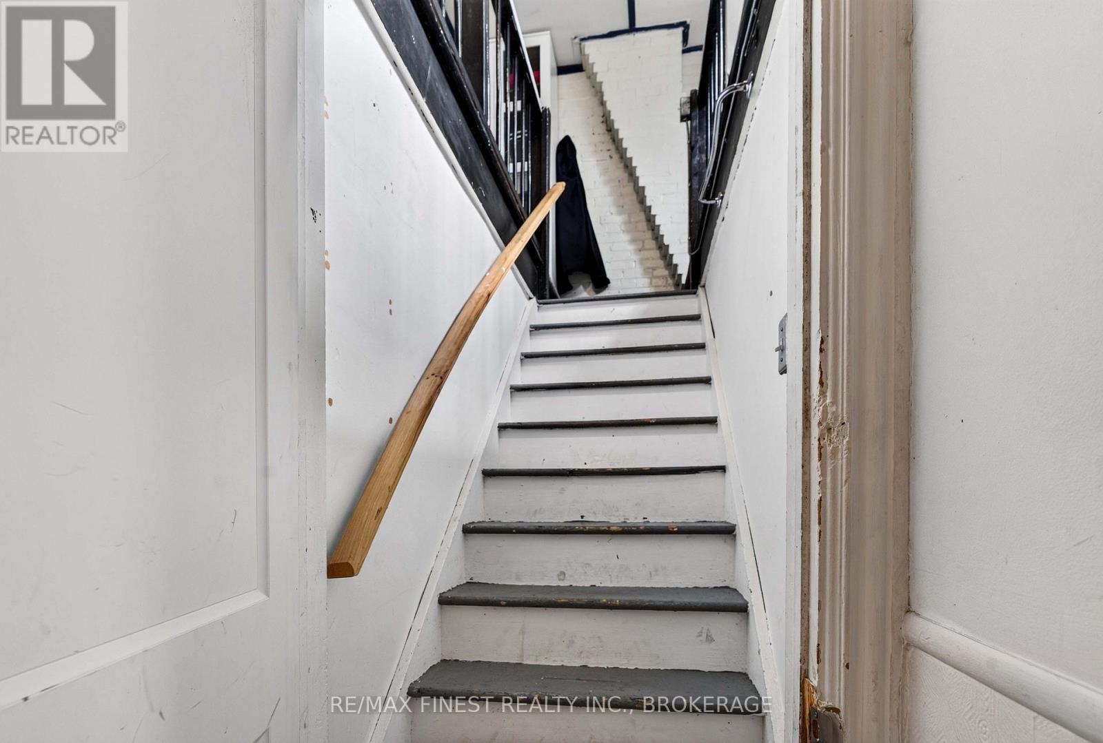 364 Brock Street Property Photo 43