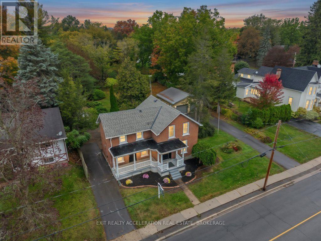 211 Bridge Street W Property Photo 2