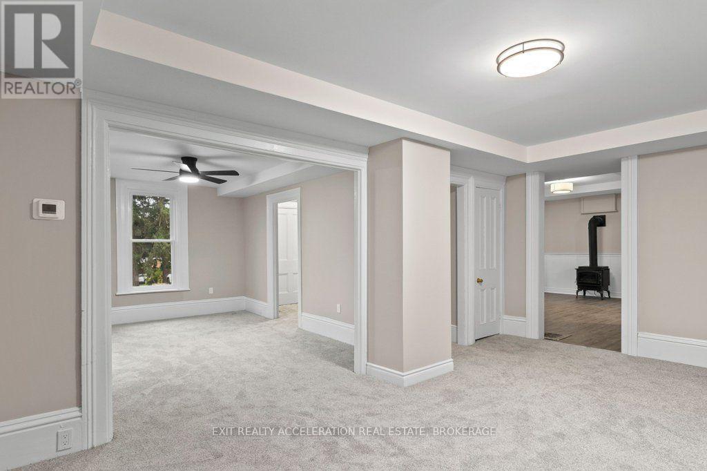 211 Bridge Street W Property Photo 8