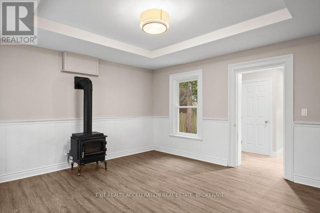 211 Bridge Street W Property Photo 13