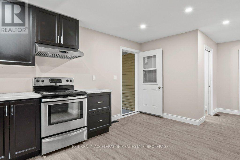 211 Bridge Street W Property Photo 19