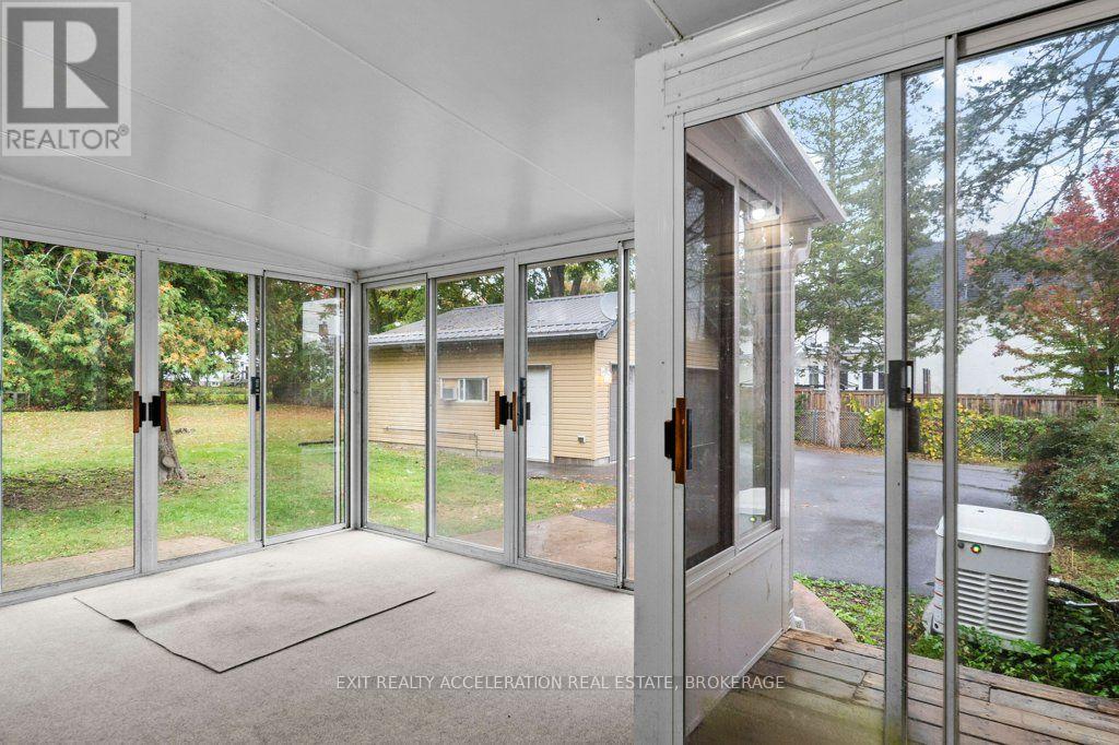 211 Bridge Street W Property Photo 21