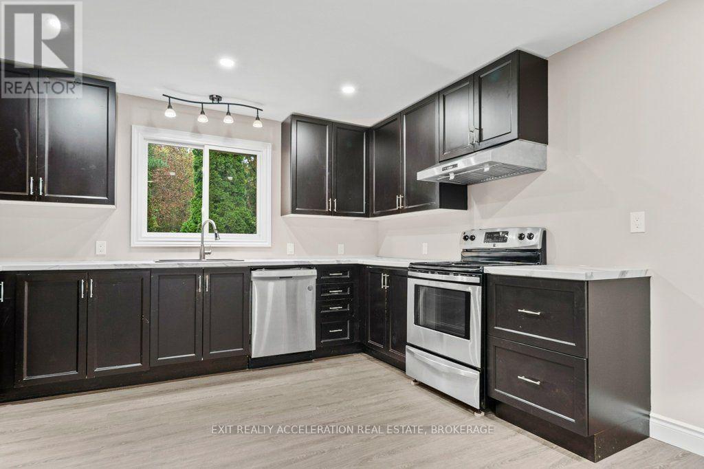211 Bridge Street W Property Photo 24