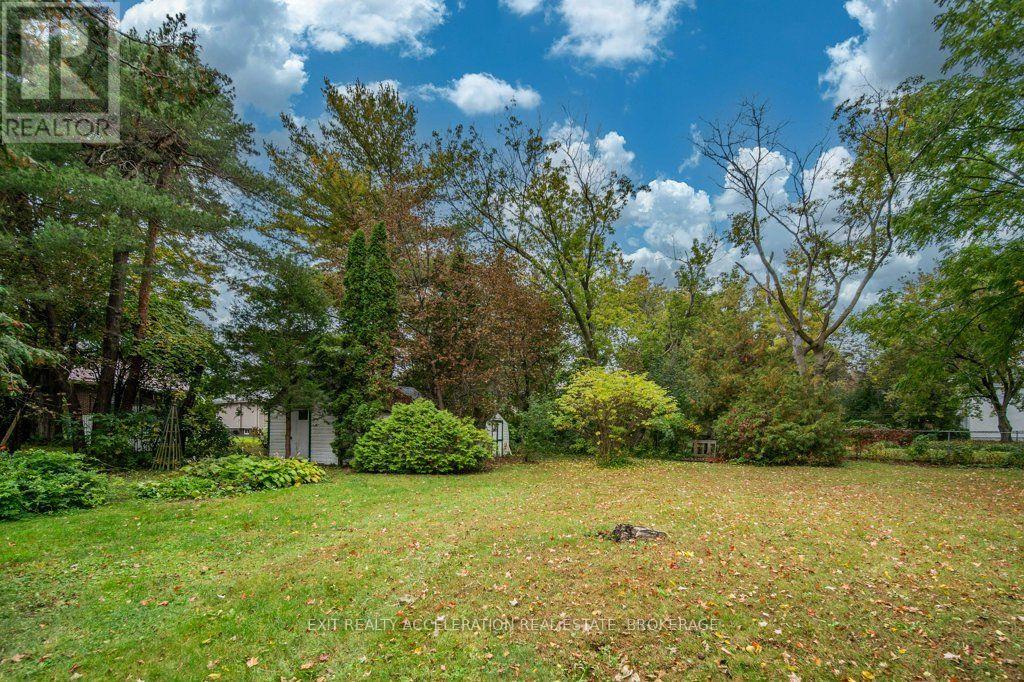 211 Bridge Street W Property Photo 37