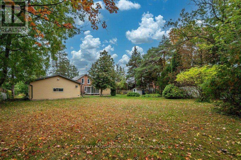 211 Bridge Street W Property Photo 38