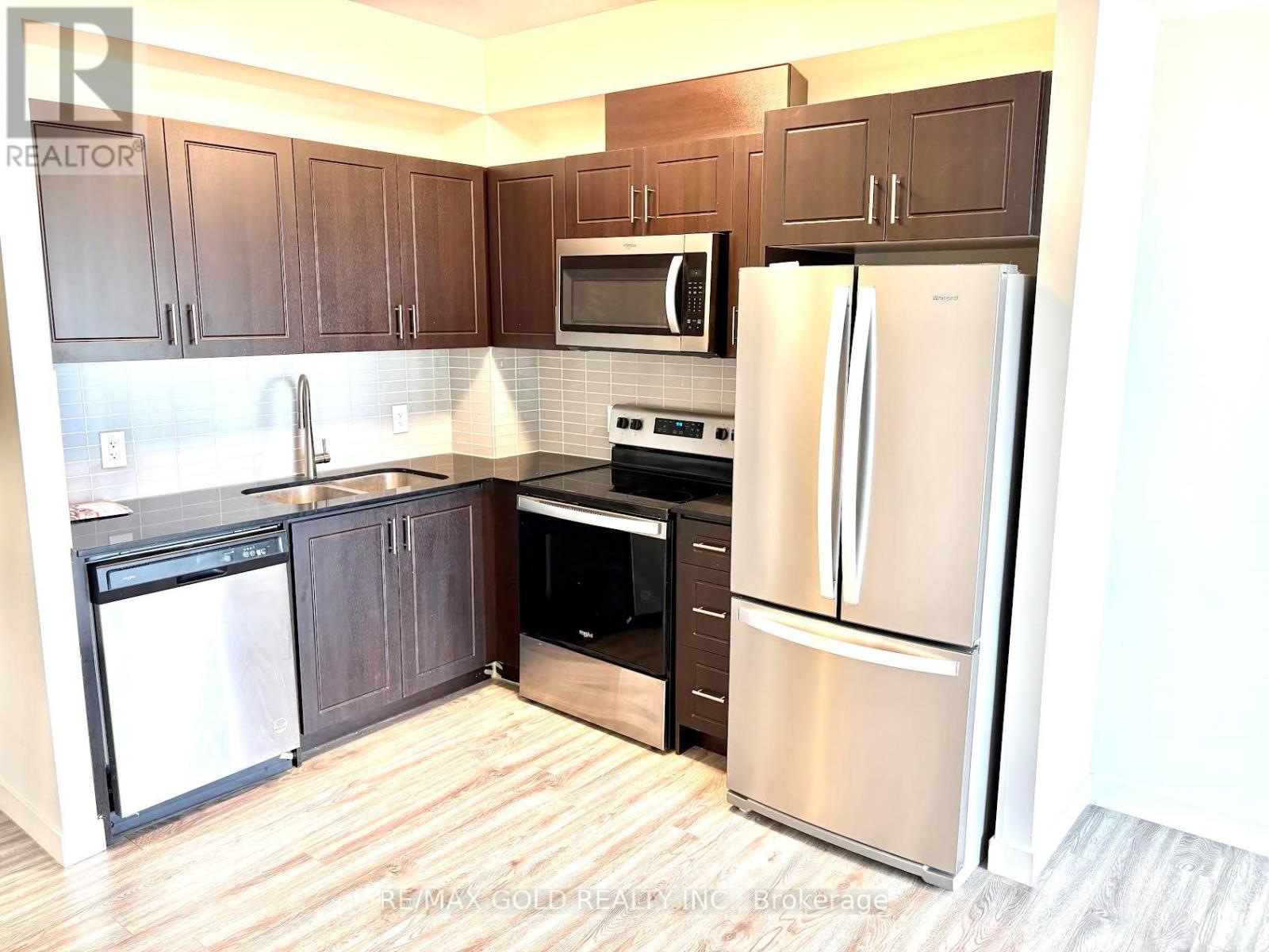 611 - 128 King Street N Property Photo 6
