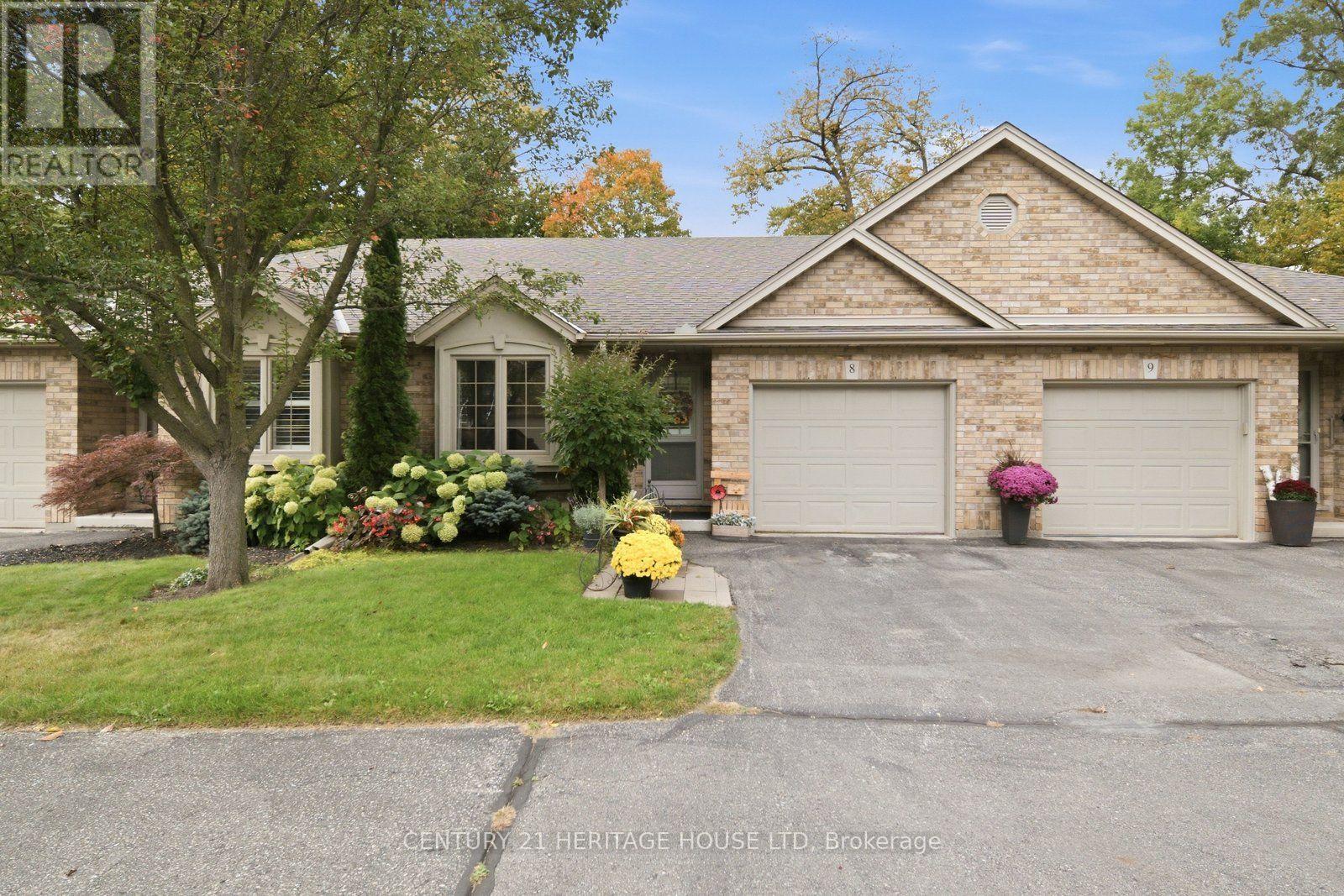 8 - 633 PARK ROAD N Property Photo 1