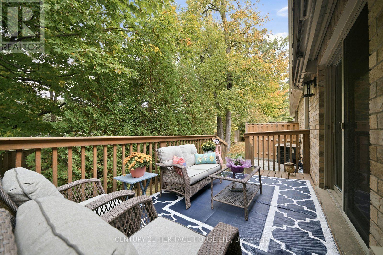8 - 633 Park Road N Property Photo 22