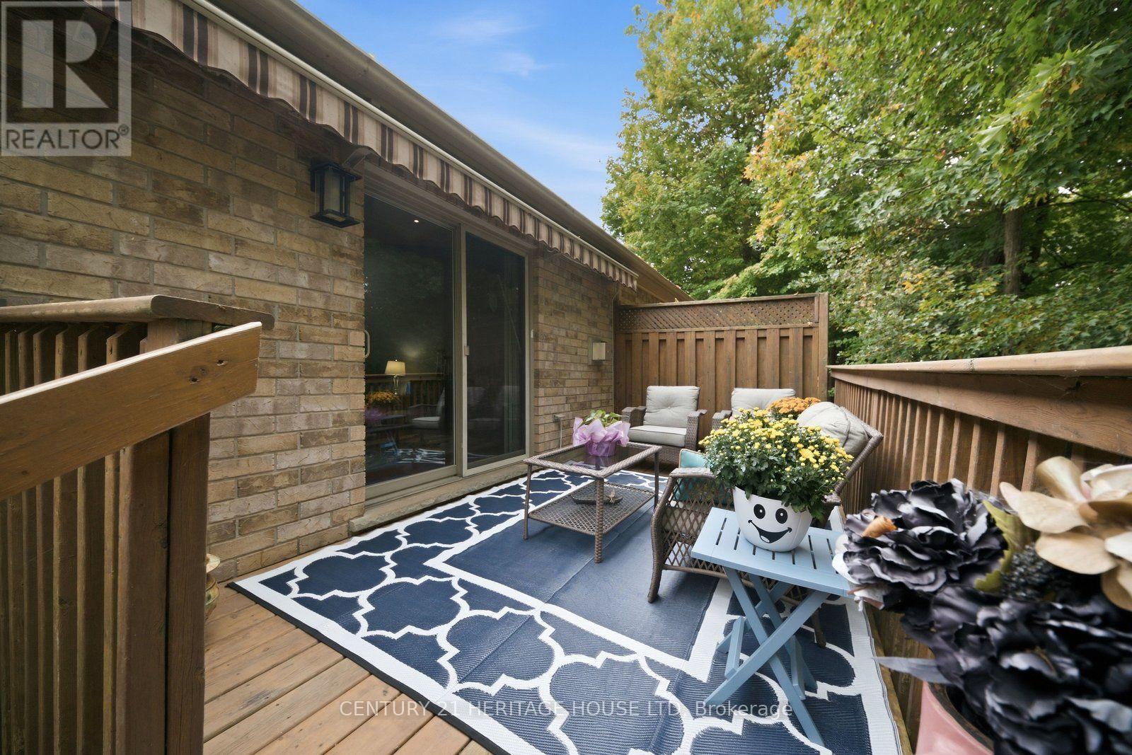 8 - 633 Park Road N Property Photo 24